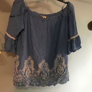 wide neck shirt